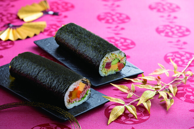 【ANAクラウンプラザホテルグランコート名古屋】福を呼び込む恵方巻を丸かぶり“恵方巻2024”