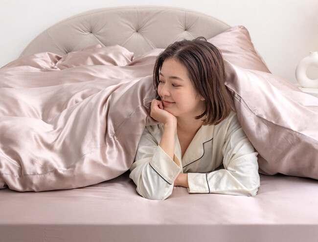 【タンスのゲン】寝ている間も髪や肌を守るシルク寝具発売 特別な日のプレゼントや自分へのご褒美に!