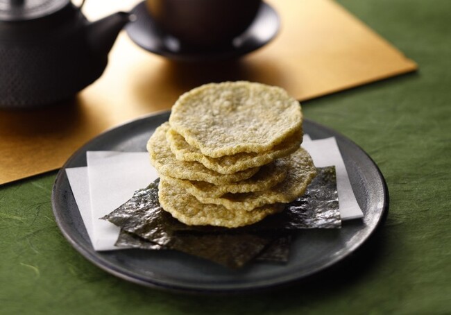 サクサクと心地良い食感と、噛むほどに広がるの磯の香りを感じる名品。【築地ちとせ】の冬の代表作「のり天せんべい」が今年も季節限定発売！
