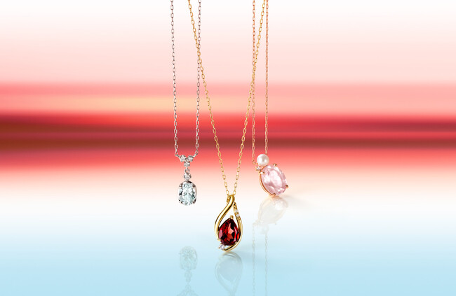 パワーストーンや「羽」モチーフのジュエリーで新年の希望に満たされて４℃の「2024 New Year Collection」