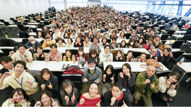 “国内最大級”のクリエイターイベント「Turning Point」を日本デザインスクールが開催。当日は日本各地、さらには海外から300名を集め、キャリアの分岐点となるセミナー・交流会を実施。