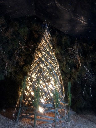 箱根強羅公園でお正月気分を！「森のトンネル」正月バージョンを開催