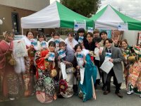 大学発ベンチャー ビズジーンが大阪府交野市「二十歳のつどい」でアルコール分解型遺伝子検査キットを提供