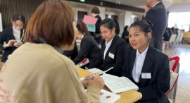 インドネシア、ネパール、ミャンマーなど6か国からの留学生が約60名参加！介護福祉学科進学を目指す学生と介護事業者とを繋ぐ、“求人・奨学金面談会”が加賀市で開催