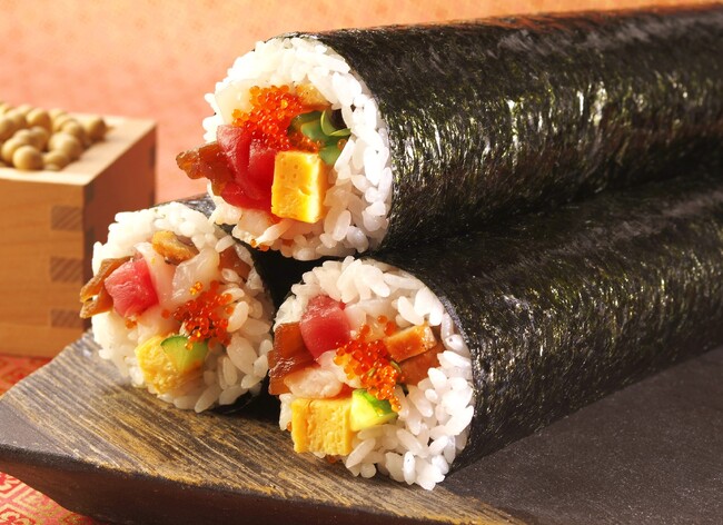「柿家すし」の恵方巻き・丸かぶり寿司　今年も登場！！　今年の恵方は「東北東」！新春の福を呼び込む