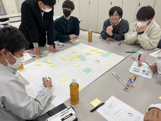 【小野建株式会社】北九州市内の学生と合同で広告制作