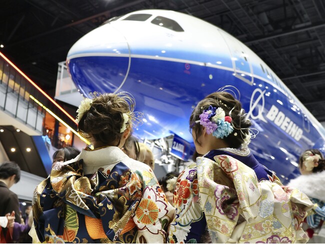 飛行機を目前に「常滑市二十歳のつどい」が開催されました！