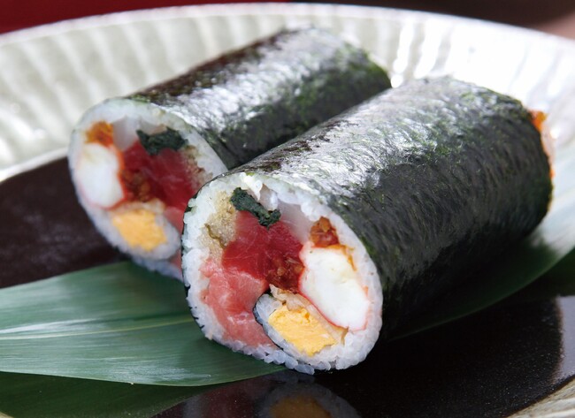 豊洲の鮪専門仲卸「鈴富」の天然マグロを使用した職人手作りの贅沢な恵方巻、全６種ご予約受付中！