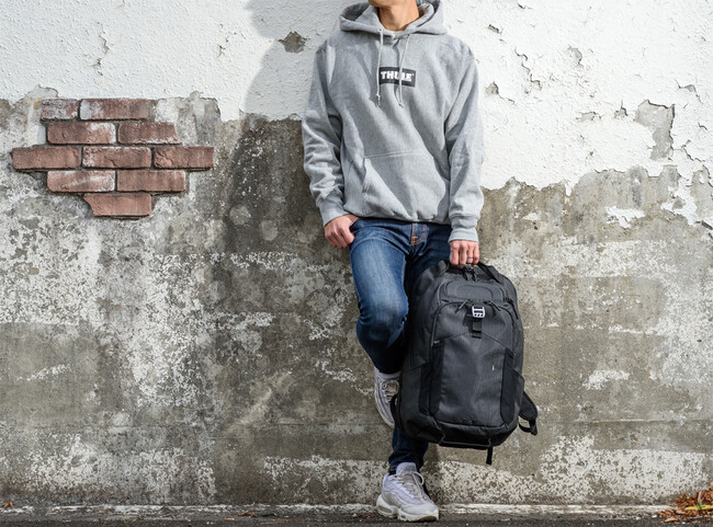 THULEの名作【Thule Crossover Backpack】を日本で人気のオールブラックにアップデートし復刻！数量限定で新発売！