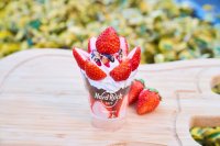 ハードロックカフェ 横浜　横浜赤レンガ倉庫「Yokohama Strawberry Festival 2024」に初出店