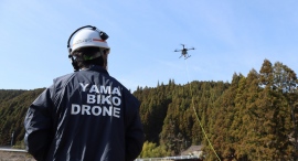 能登半島地震により寸断されたライフラインの復旧を、“運搬ドローン”で強力支援!浜松市のドローン運搬の企業が、光ファイバー・電線の通線工事のサポートを決定 能登半島地震により寸断されたライフラインの復旧を、“運搬ドローン”で強力支援!浜松市のドローン運搬の企業が、光ファイバー・電線の通線工事のサポートを決定