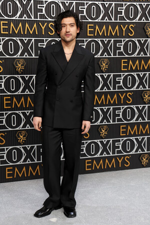 【BURBERRY】ウィル・シャープがLAで開催されたエミー賞授賞式でバーバリーを着用
