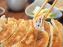 【調理イメージ】本製品300gに豚ひき肉80gを混ぜ合わせてつくった餃子 【調理イメージ】本製品300gに豚ひき肉80gを混ぜ合わせてつくった餃子
