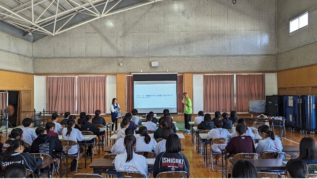 ３x３バスケットボールチーム「ZOOS」が開催した「コンピュータマインド株式会社 Presents ZOOS CAMP in 石垣島」に、スマルナ助産師が登壇