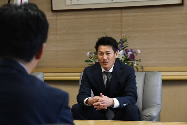 【兵庫県川西市2024】川西市が吉田孝行さんに市民栄誉賞を贈呈