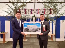 「CREDO羽村」起工式の様子（左）クレド・アセットマネジメント　代表取締役社長　塩田 徳隆・（右）相鉄アーバンクリエイツ　社長　左藤 誠