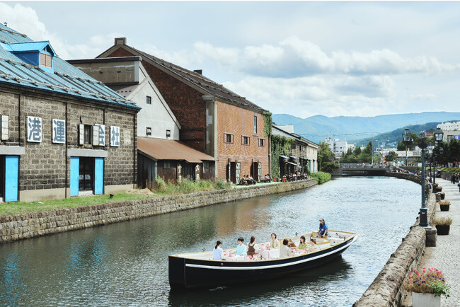 【OMO5小樽 by 星野リゾート】船上ティータイムを楽しむ「小樽運河アフタヌーンティークルージング」開催｜期間：2024年4月13日～6月30日の土・日曜日限定