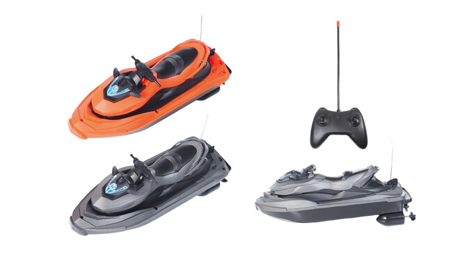 お風呂がボートレース会場に！？水上を駆け巡る「RC水上バイク」を自由に操作しよう！