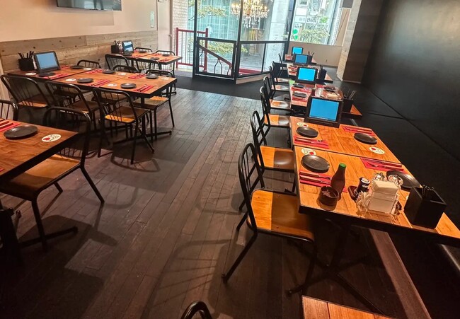 ”24時間営業のステーキ店”『ハラペコステーキ渋谷店』にて【特製ハンバーグ食べ放題】開催決定！