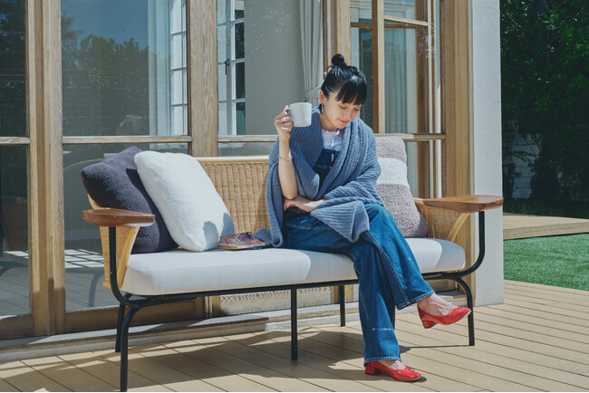 【BAREFOOT DREAMS】が高山都さんと初のコラボレーションブランケットを発売！