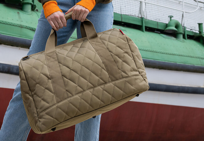 スタイリッシュでクラシック。ドイツのバッグブランド「reisenthel（ライゼンタール）」に新柄「 RHOMBUS OLIVE（ロンバス オリーブ）」が追加。2月1日より販売開始。