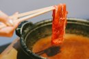 出汁に通して味わう『牛しゃぶ』 出汁に通して味わう『牛しゃぶ』