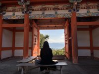 和歌好きで小説家・短歌研究員の宮田愛萌が万葉集の絶景を求めて和歌山へ！「NEXT TRIP ～和歌山 万葉集の舞台となった絶景旅～」1月25日(木)夕方6時30分からBS12で放送！