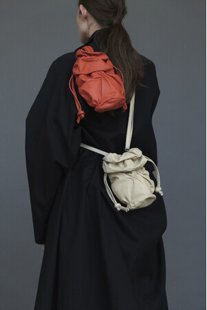 discord Yohji Yamamoto、「ANANAS」の最新作を発表