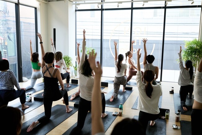人気ヨガスタジオ「IGNITE YOGA」にてHEMPSの新商品発売記念イベントを開催！