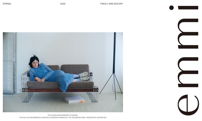 【emmi (エミ)】“FREELY ＆ BOLDLY”をテーマとする24年春コレクションのデジタルカタログを公開！