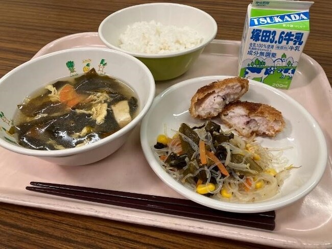 佐渡の海藻を食べて海の環境を考えよう！オリジナルイベント「佐渡の海藻調査隊」に参加した小学生が佐渡わかめをつかった給食メニューを提案