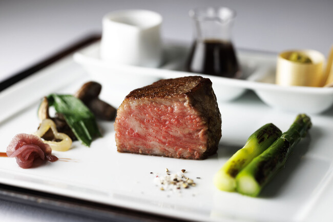 【東京ステーションホテル】食文化を未来へ繋ぐ日本の生産者にエールを。東京ステーションホテル総料理長が江田畜産を訪問2つのレストランで無添加宮崎牛を提供