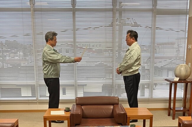日本管財、令和6年能登半島地震による被害を受けた富山県射水市に技術スタッフを派遣～公共施設包括管理を行う射水市の施設の建物調査を実施、感謝状を拝受～