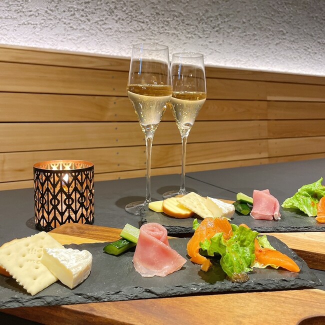 冬の氷上イベント「阿寒湖 冬華美（ふゆはなび）」を客室で優雅に愉しむカップル向け特別プランを「阿寒の森 鶴雅リゾート 花ゆう香」で 販売！