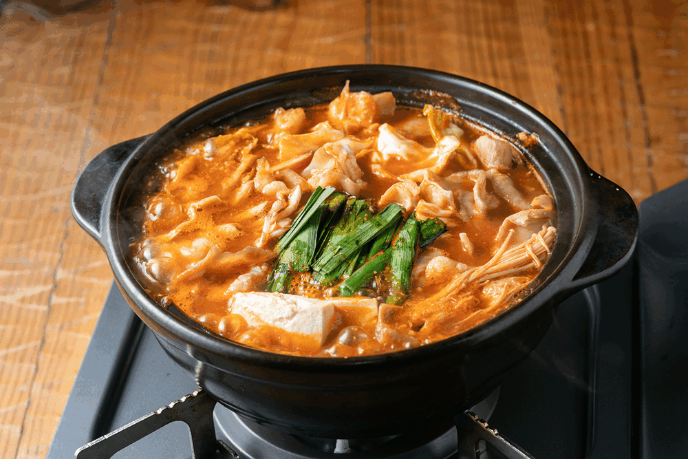 神田錦町の健康食堂「東京アスリート食堂」の新しい夜業態が誕生。手作り惣菜＆もつ煮とお茶割で一杯飲める大衆酒場「酒場アスショク」が2月1日（木）17時半オープン
