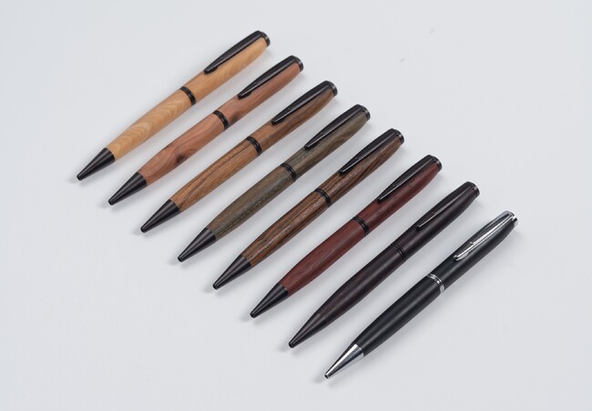 「Gentle Wood （ジェントルウッド）」 ウィスパーボールペン、色と木目の美しさが融合した台湾の最高級のボールペン