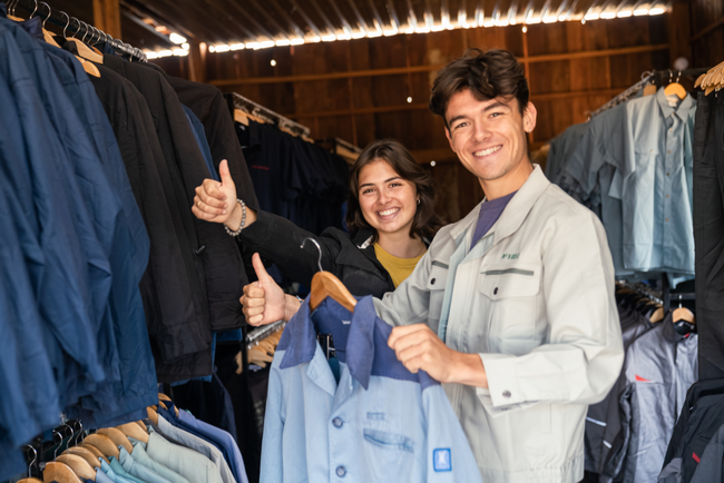 日本企業「作業服」がカンボジアのジャングルへ -世界中から訪れる観光客の安全を守る-