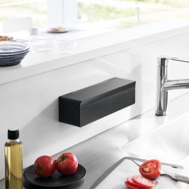 まな板シートを収納できるケースやフィットネスグッズをまとめておけるハンガーなど、新商品発売。
