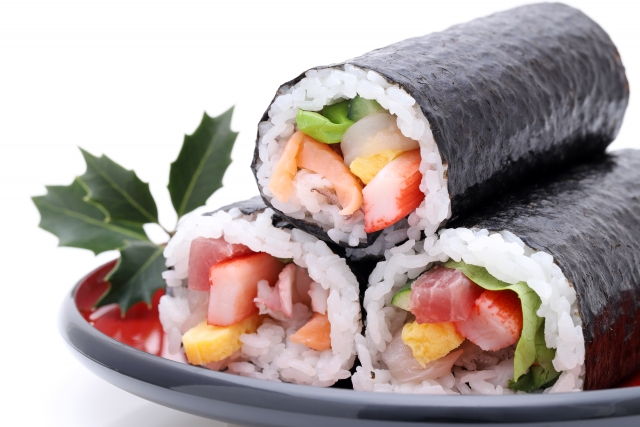 まもなく節分、盛り上がり続ける「恵方巻」の新たな楽しみ方！地元に愛される「ご当地醤油」はいかが！？
