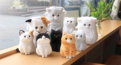2月22日は猫の日♪　いろんな猫が勢揃いしたオリジナルのぬいぐるみと巾着をBleu Bleuet(ブルーブルーエ)の店舗とオンラインストアより2/11発売