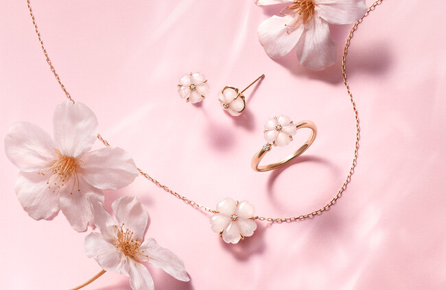 春の装いに愛らしさと軽やかさを添える桜ジュエリー　４℃の「2024 SAKURA Collection」