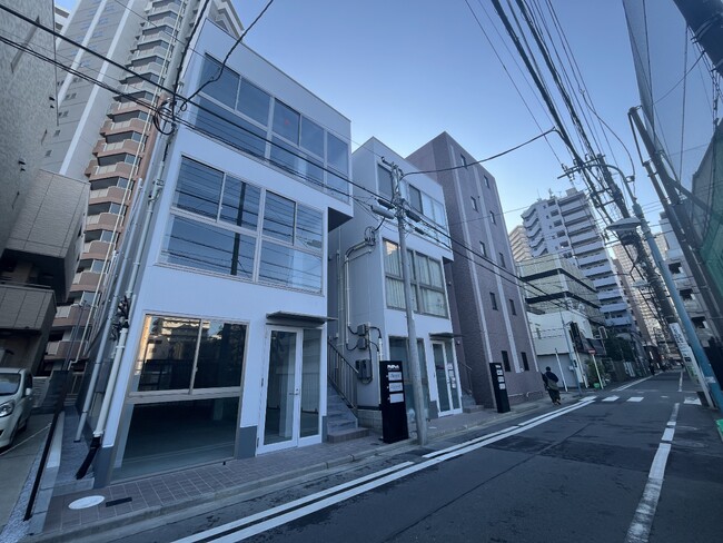 川崎駅近の裏通り、住民が慣れ親しんだ生活道路を明るく照らす2連のフィル・パーク　「フィル・パーク川崎中幸町II」が竣工