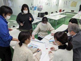学生とコミー(株)の開発風景01 学生とコミー(株)の開発風景01