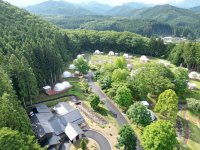 日光観光へEVカードライブの拠点に！オープン一周年のグランピングリゾート「ブリリアントヴィレッジ日光」がEV充電器を設置し運用開始！