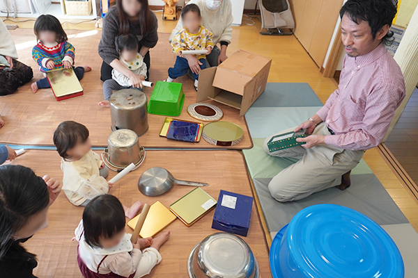 【開催レポート】親と子のつどいの広場マムマム「なんでも太鼓でリズム遊び」