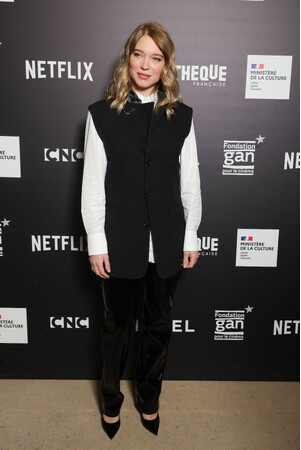 【ルイ・ヴィトン】レア・セドゥ、パリで開催された「La Bet（原題）」のプレミアにルイ・ヴィトンを着用