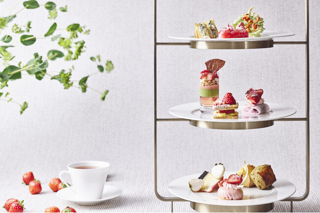【ストリングスホテル東京インターコンチネンタル】春めく季節の訪れに 桜といちごがテーマのスイーツや春の食材を使用した新メニュー ギフトにもぴったりな春色のマカロンロリポップも新登場！