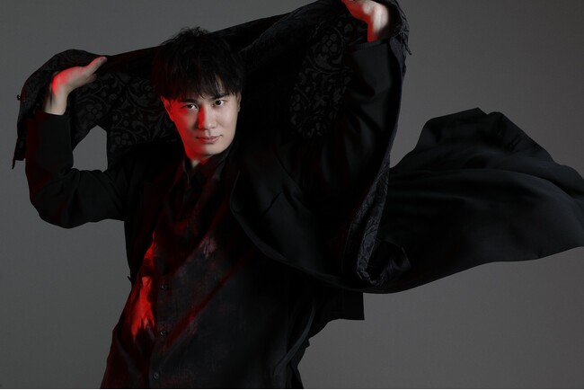 鈴木達央が世界的写真家レスリー・キーと初セッション！オトナ声優満載の「TVガイドVOICE STARS Dandyism vol.8」から先行カット＆第2弾ラインナップを公開!!