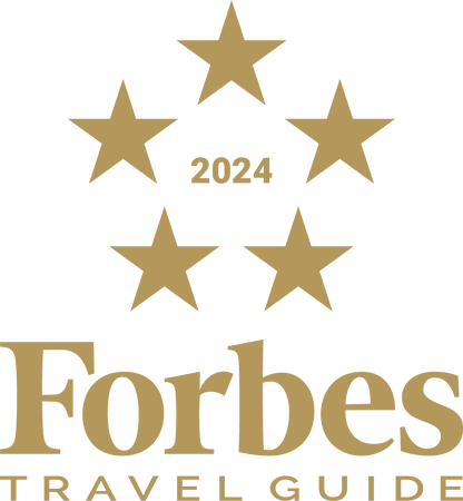 一流のホスピタリティを格付けする「フォーブス・トラベルガイド2024」で国内外3つの施設が最高評価の5つ星を獲得