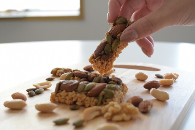 【NinjaFoods】次世代の植物性シーフードと水飴小麦粉不使用ナッツバーを試食&展示。第24回厨房設備機器展2024（ビッグサイト）